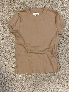 Madewell Short Sleeve Ribbed Tee in Camel Tan